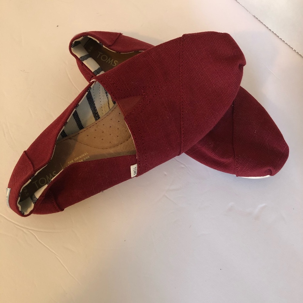 Toms